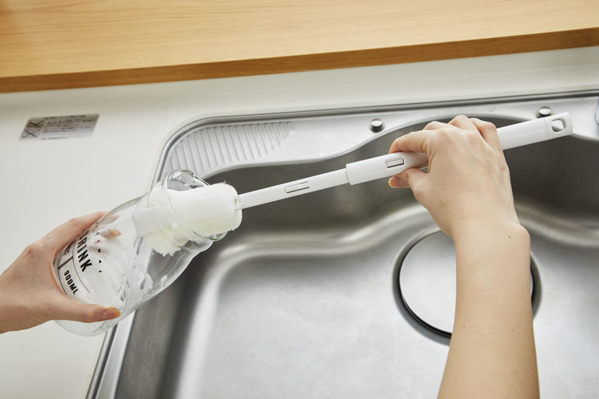 kba01 伸縮コップ洗い