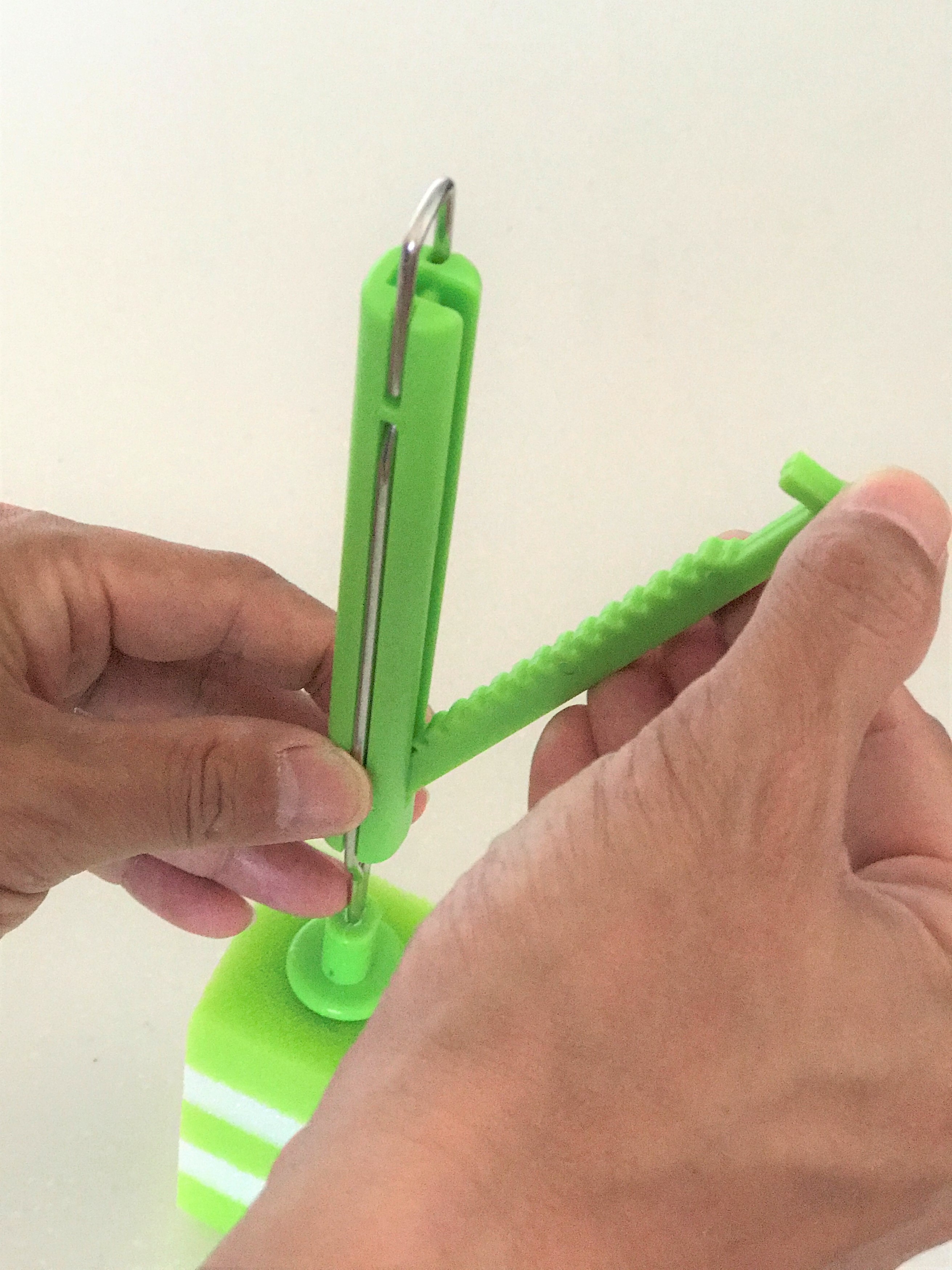 のびるボトルクリーナー