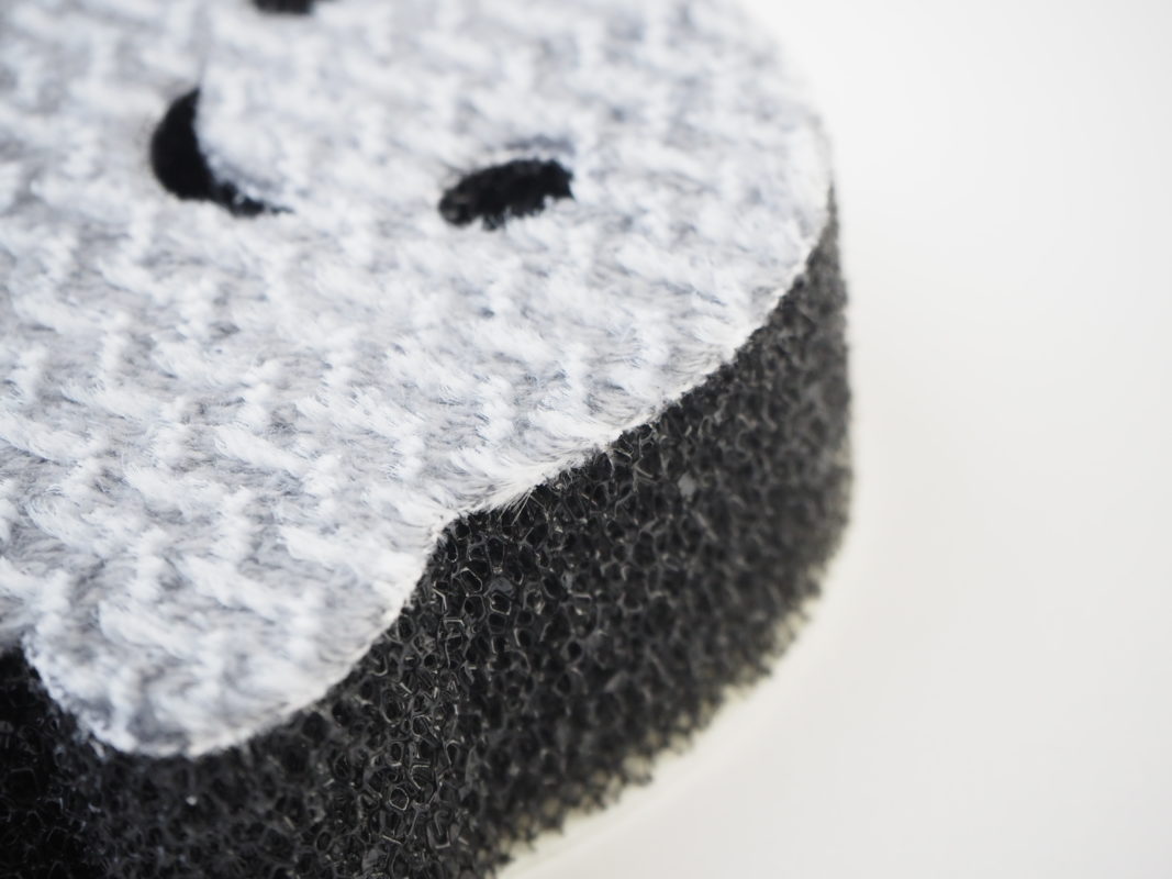 おばけの貼り付くスポンジ